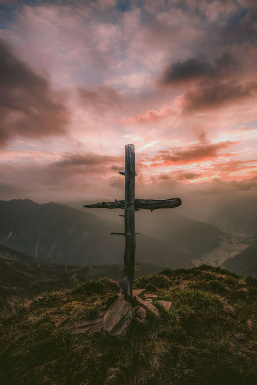 Photo by eberhard grossgasteig unsplash