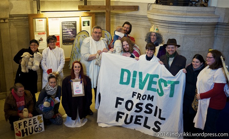 fossil-free-nativity 3